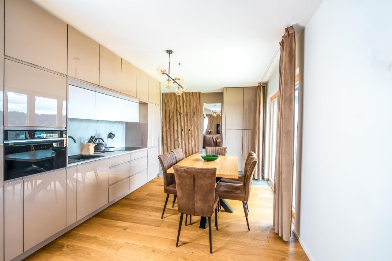 Family Apartment Kubinska Hola Dolny Kubin Exteriör bild